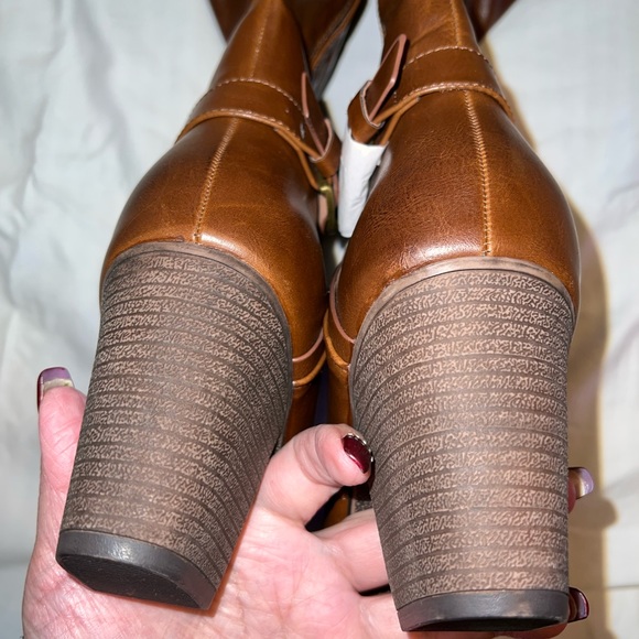 NWT PIERRE DUMAS Knee High Vegan Leather Riding Heeled Boots - Picture 10 of 12